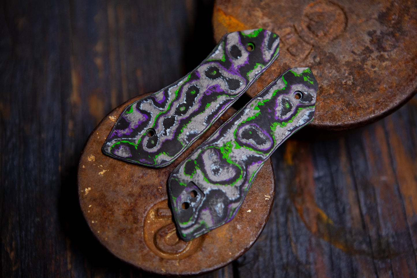 DeVille Joker CF Camo Scales